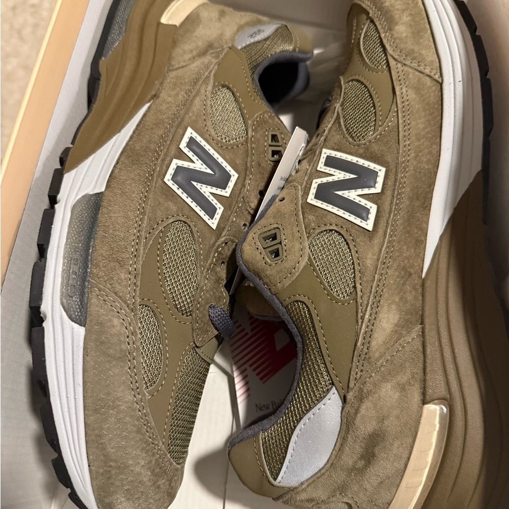 New Balance 992